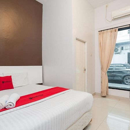 Hotel Reddoorz Syariah Near Taman Air Mancur Bogor Exteriér fotografie