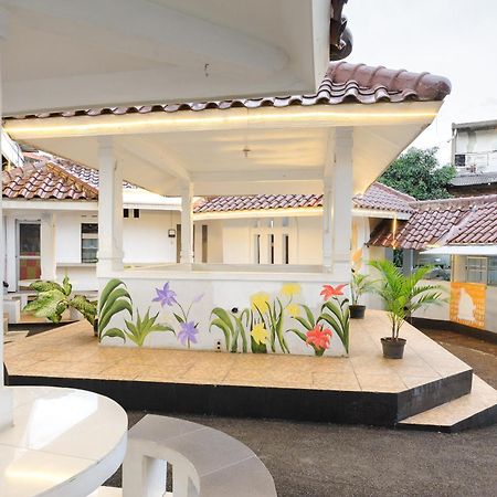Hotel Reddoorz Syariah Near Taman Air Mancur Bogor Exteriér fotografie