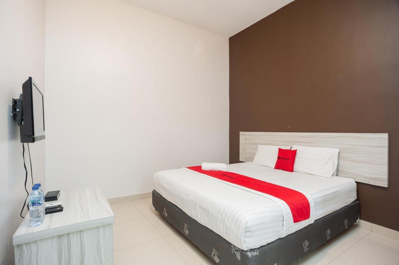 Hotel Reddoorz Syariah Near Taman Air Mancur Bogor Exteriér fotografie