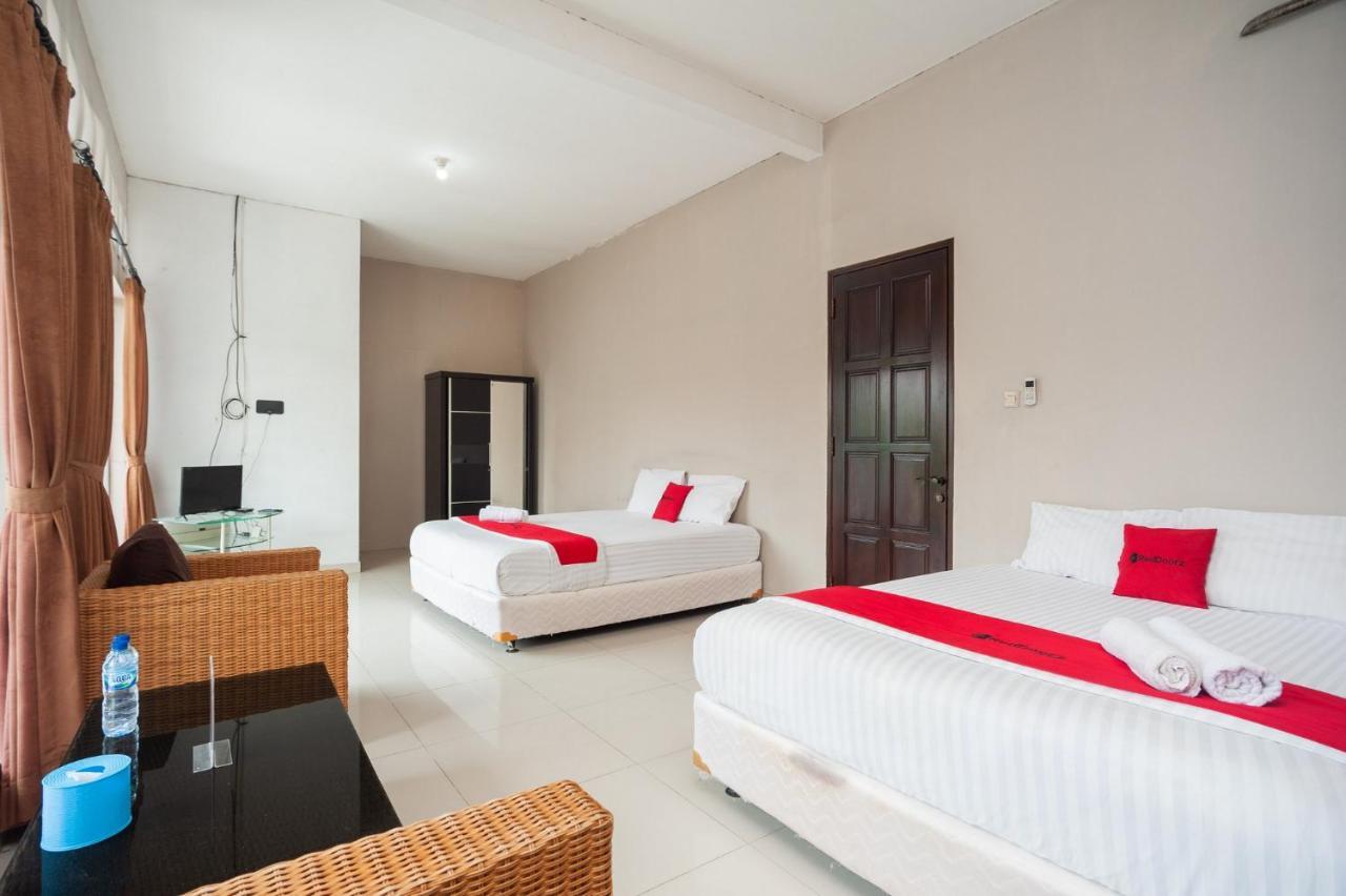 Hotel Reddoorz Syariah Near Taman Air Mancur Bogor Exteriér fotografie