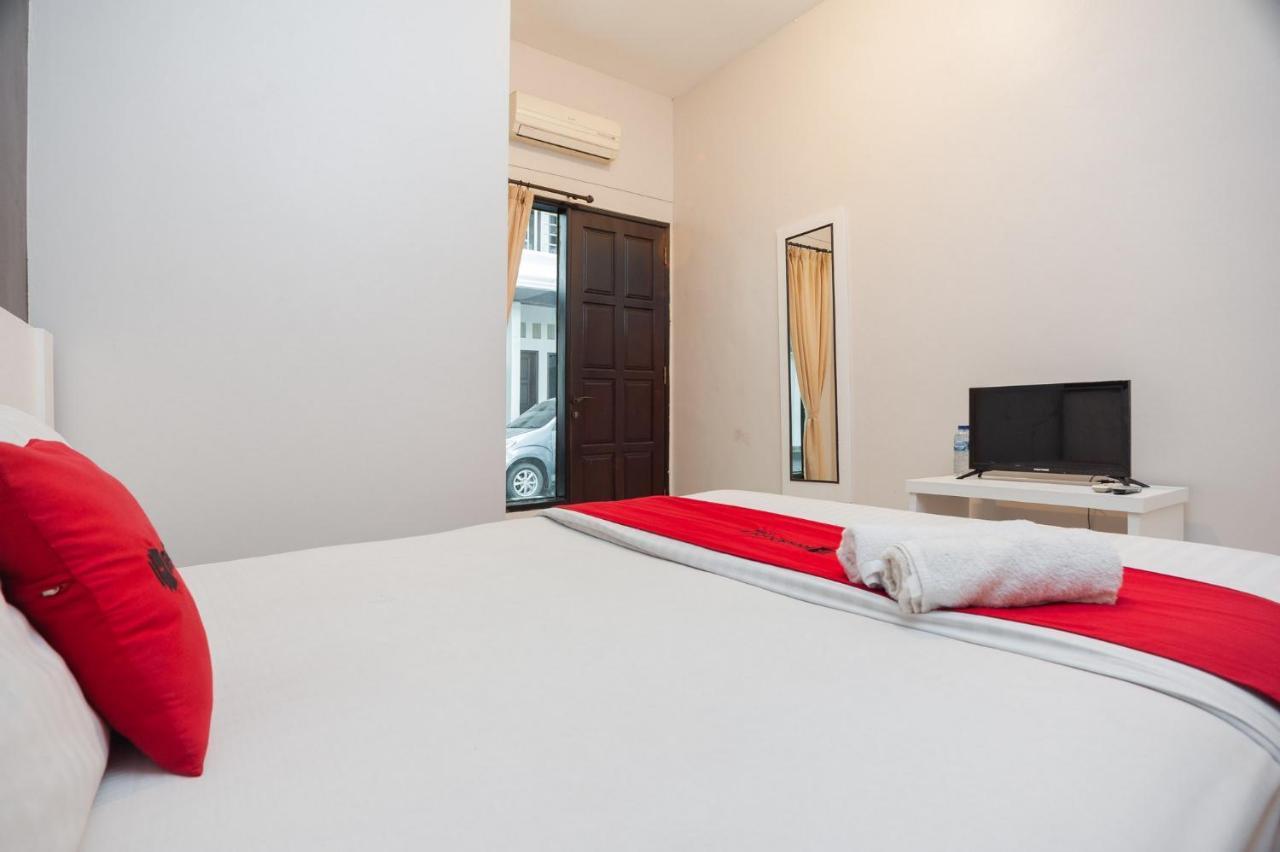 Hotel Reddoorz Syariah Near Taman Air Mancur Bogor Exteriér fotografie
